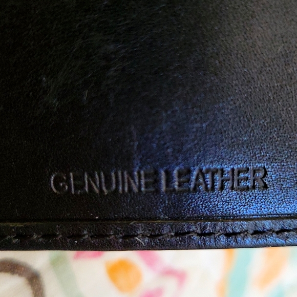 DOCKERS WALLET,  MEN'S BLACK LEATHER TRIFOLD - Picture 3 of 7